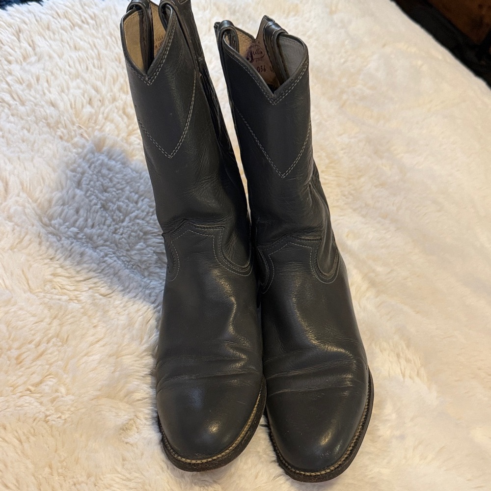Justin Boots GreyLeather Cowboy Boots